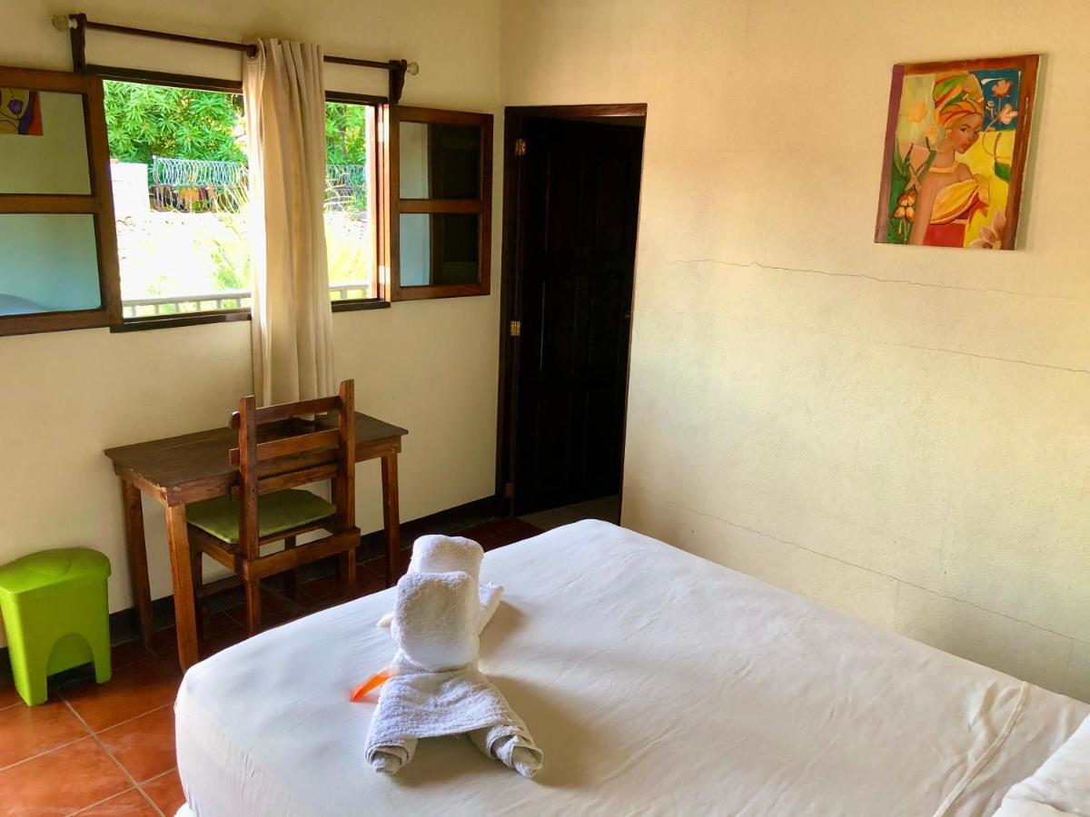 Casa Lula Leon Hostal Exterior photo