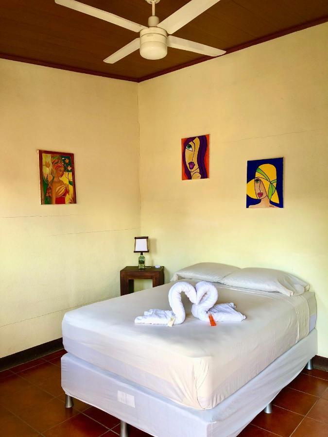 Casa Lula Leon Hostal Exterior photo