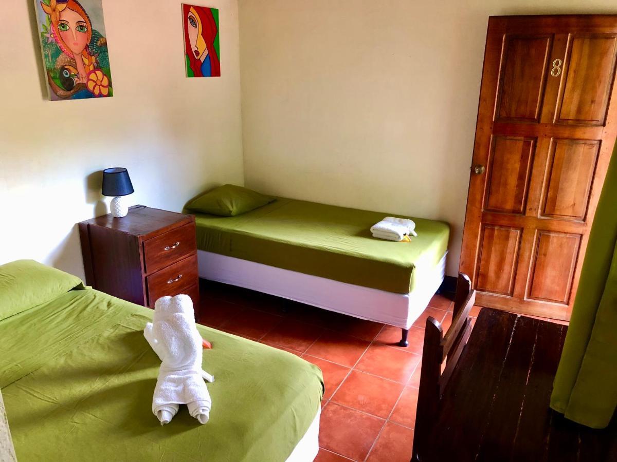 Casa Lula Leon Hostal Exterior photo